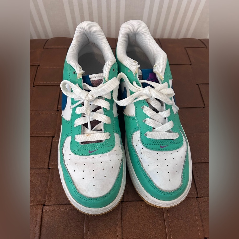 Nike Air Force 1 Low LV8 GS Play White Spring Green 5 Youth / Women's 7 - Picture 9 of 12